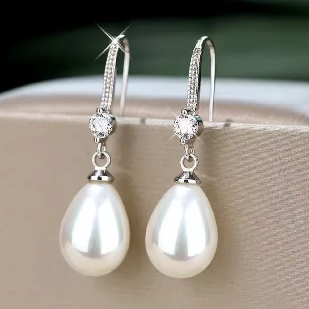 Classic Pearl Teardrop Silver Earrings